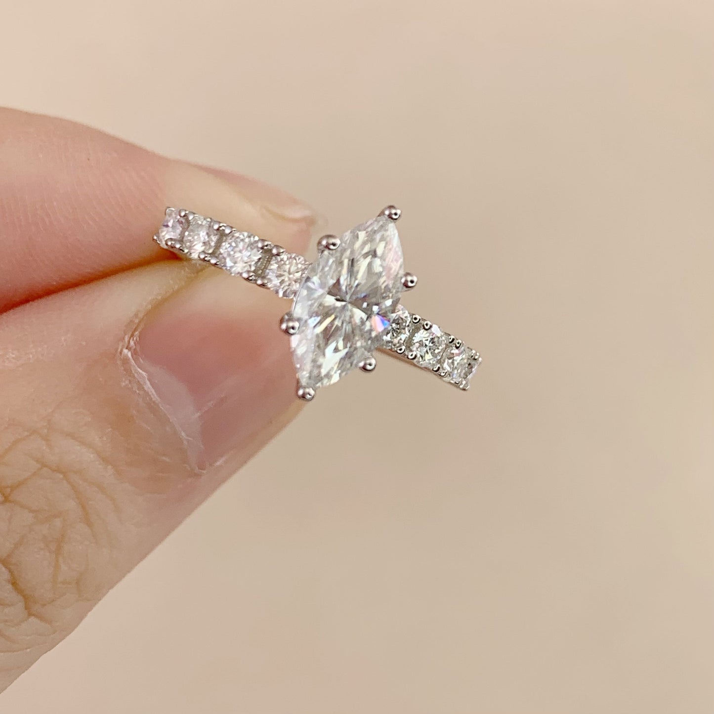 BEEUYOO 925 Sterling Silver Moissanite rings