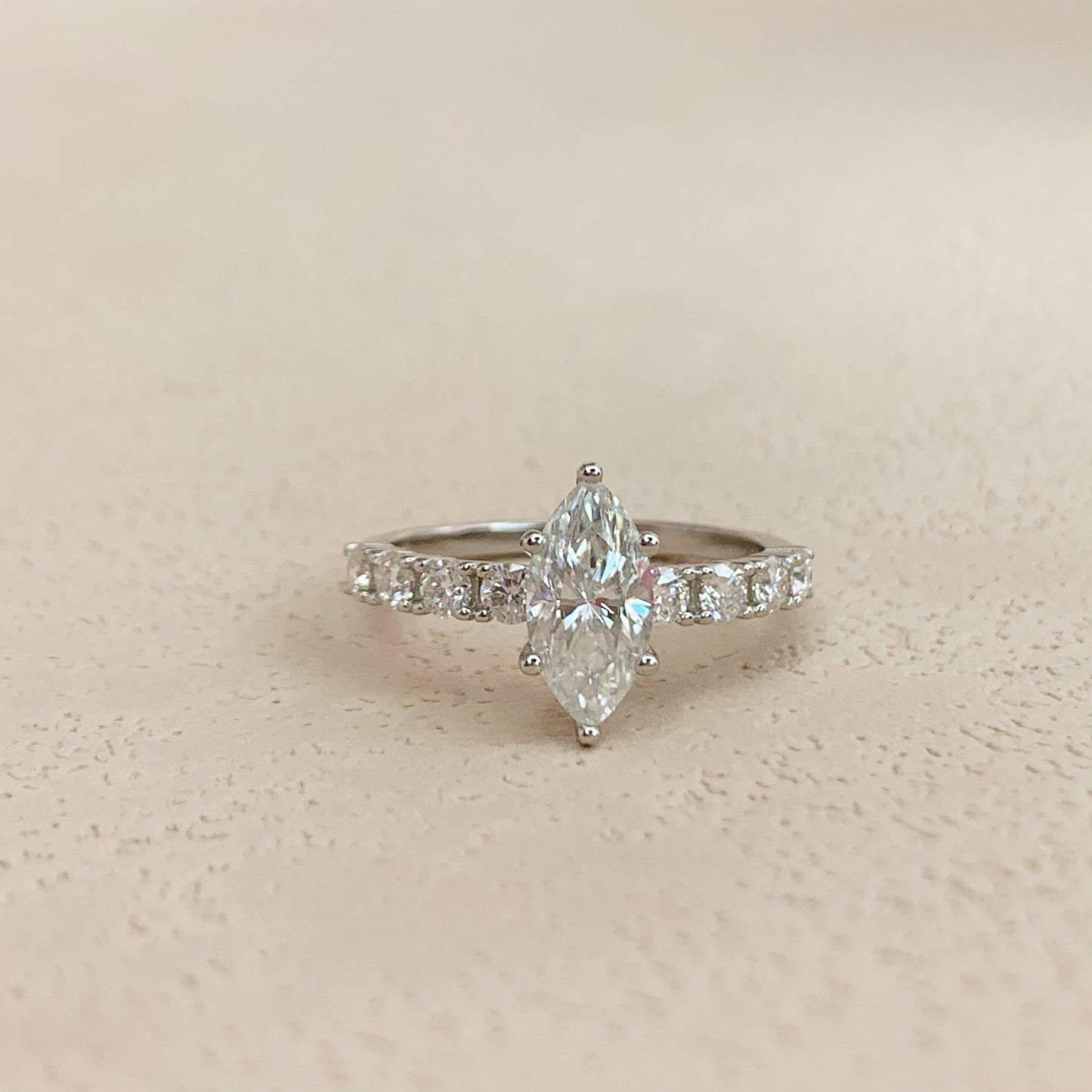 BEEUYOO 925 Sterling Silver Moissanite rings