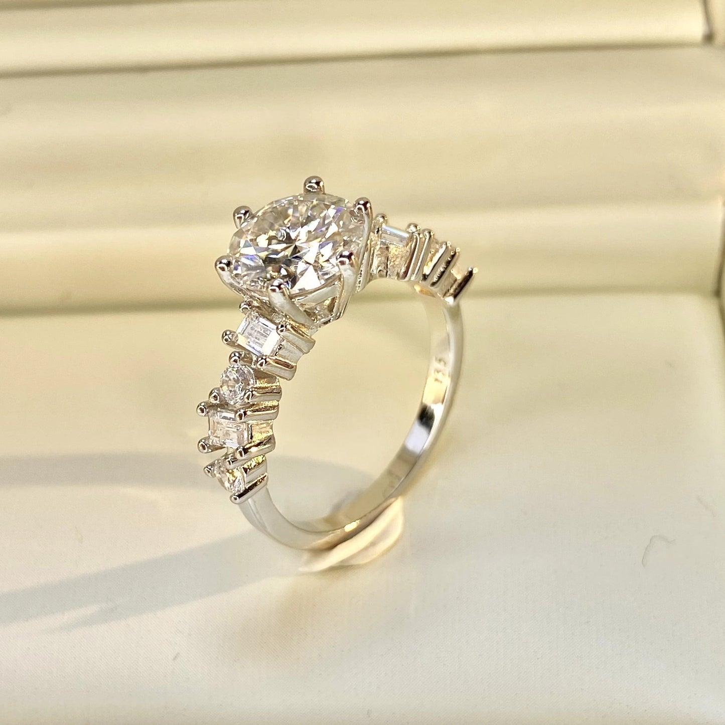 BEEUYOO 925 Sterling Silver Moissanite rings