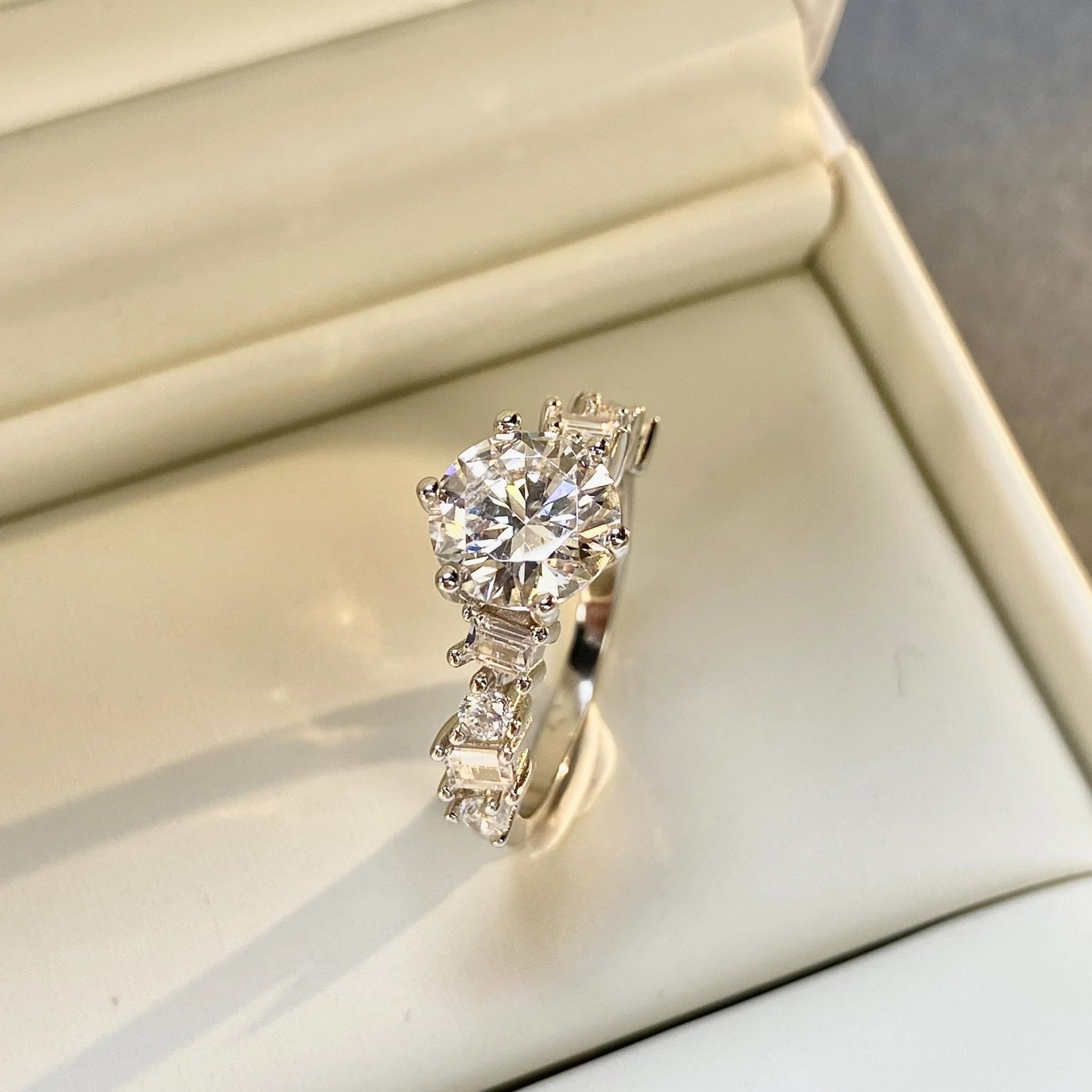 BEEUYOO 925 Sterling Silver Moissanite rings