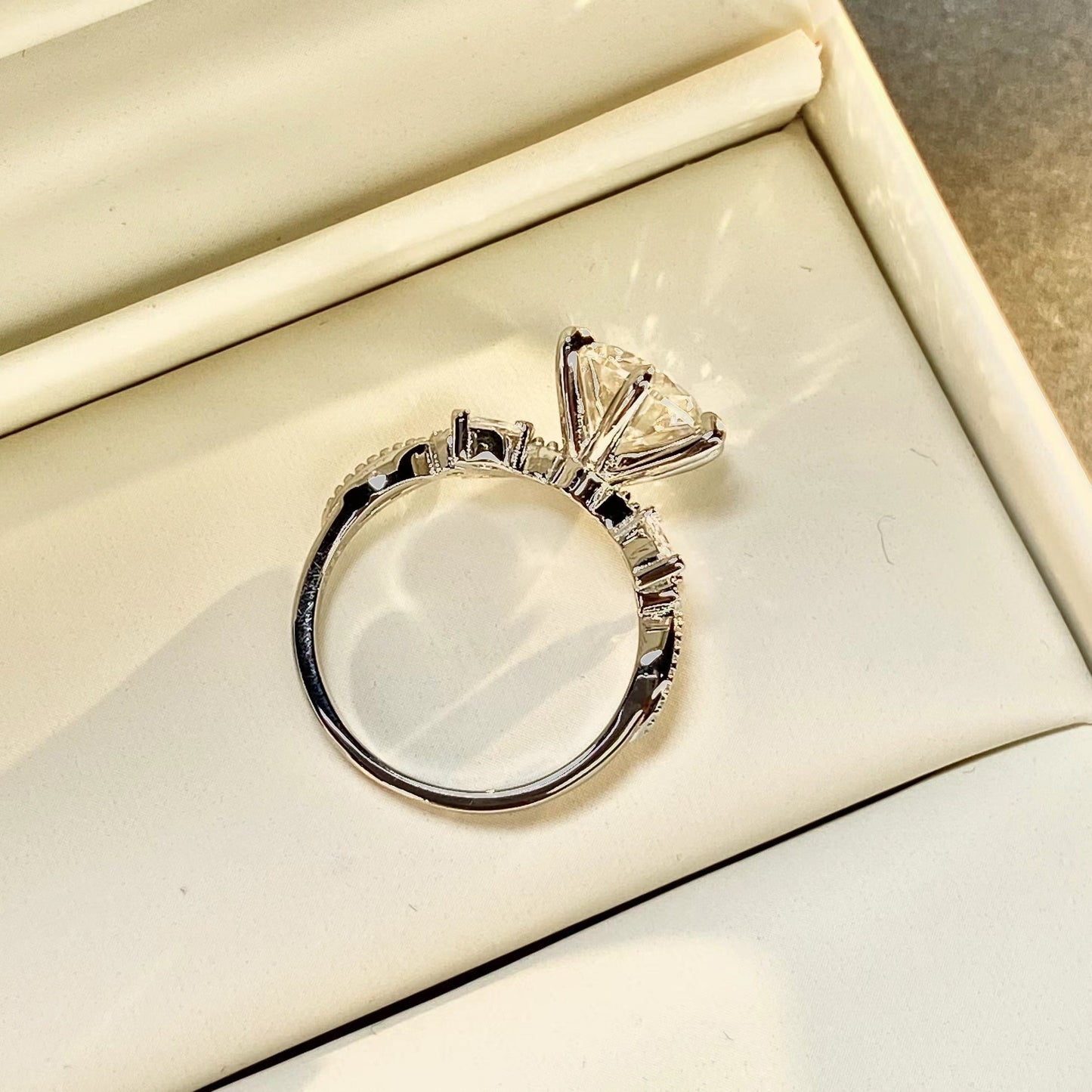 BEEUYOO 925 Sterling Silver Moissanite rings
