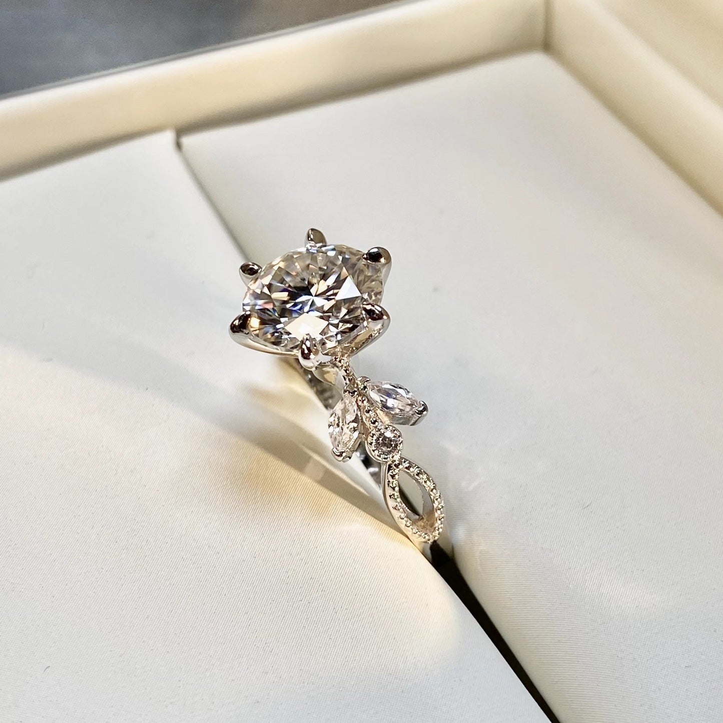 BEEUYOO 925 Sterling Silver Moissanite rings